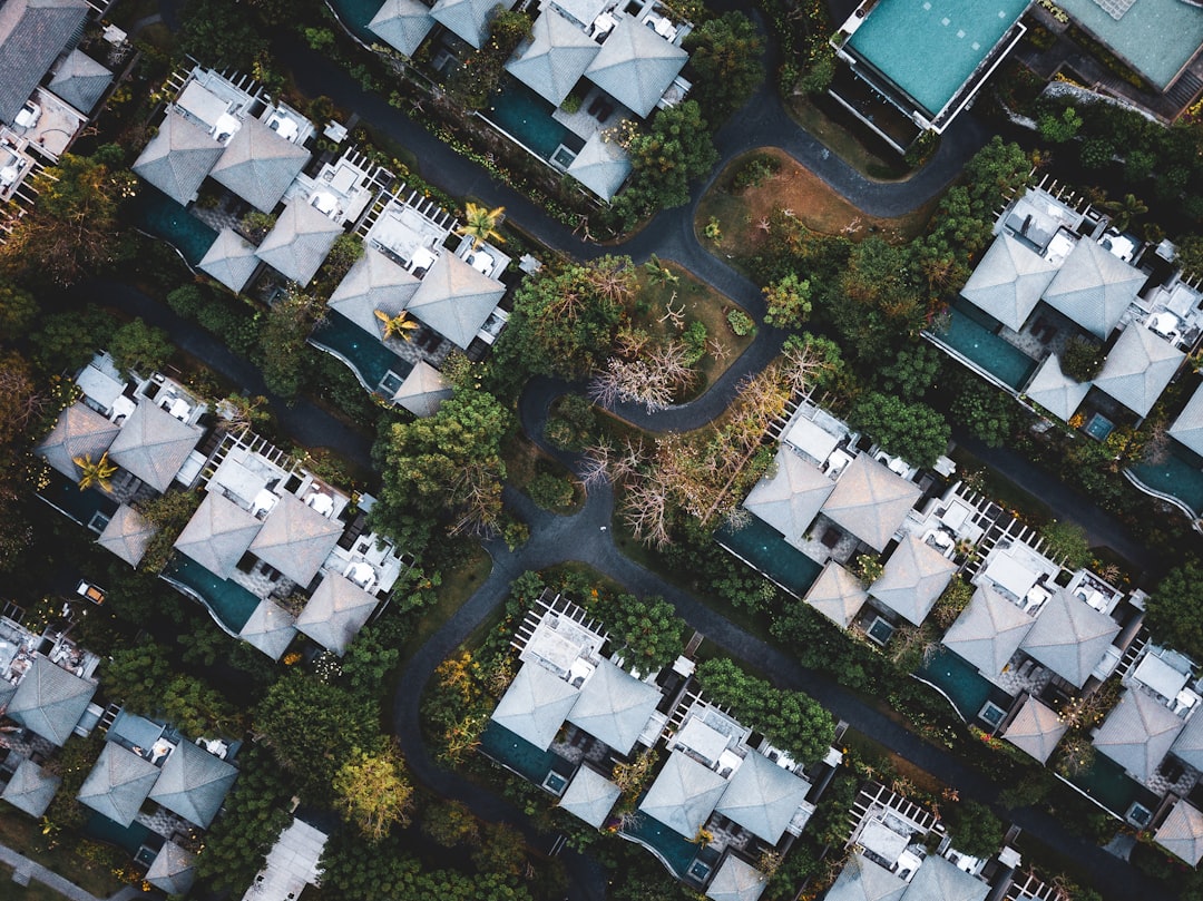 optimisez vos investissements immobiliers grâce à des stratégies éprouvées et une analyse approfondie pour maximiser vos rendements et sécuriser votre patrimoine.