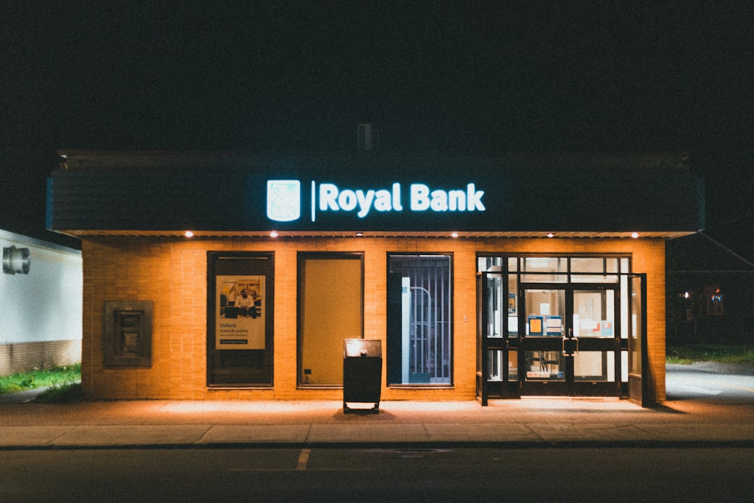 découvrez nos services de private banking personnalisés, conçus pour gérer et optimiser votre patrimoine avec expertise et discrétion.