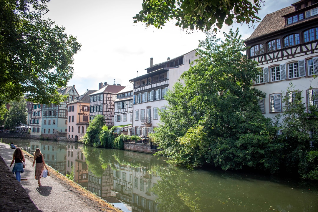 découvrez quels quartiers de strasbourg il est conseillé d'éviter pour un séjour en toute sécurité et tranquillité.