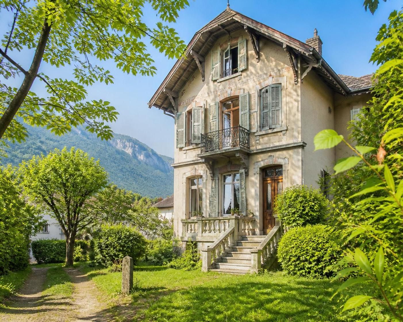 découvrez le potentiel d'une maison à rénover à aix-les-bains et comment cet investissement peut devenir une opportunité rentable grâce à une rénovation bien pensée.