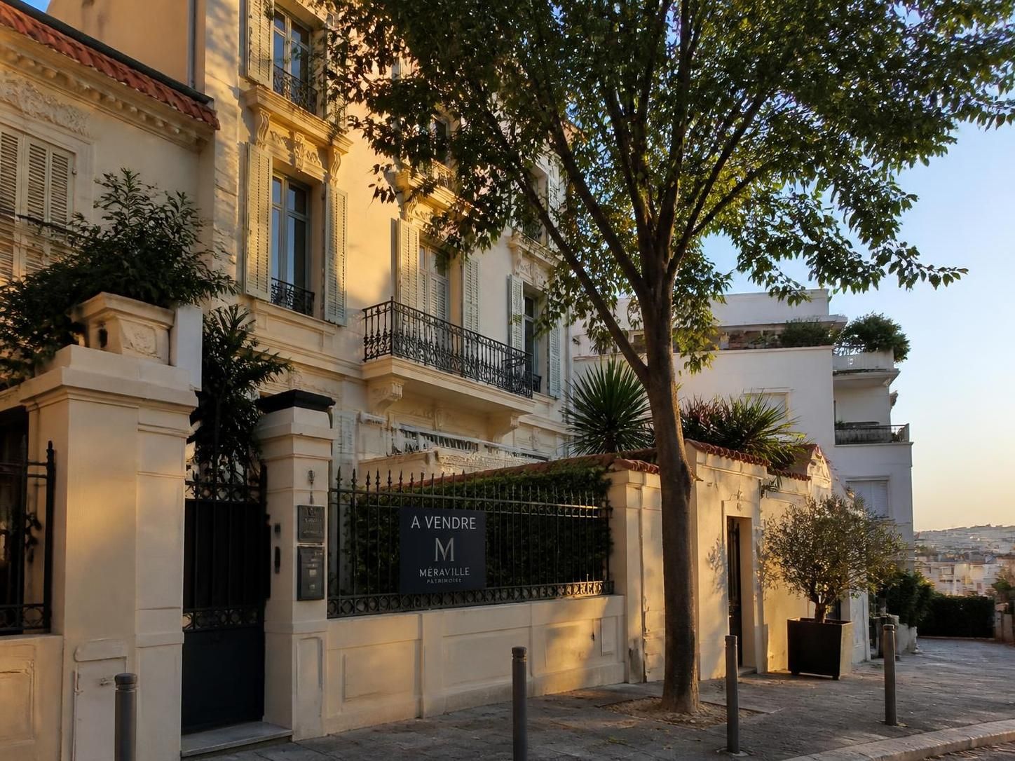 découvrez les meilleurs quartiers de marseille pour investir dans une maison. conseils et astuces pour choisir l'emplacement idéal et réaliser un bon investissement immobilier.