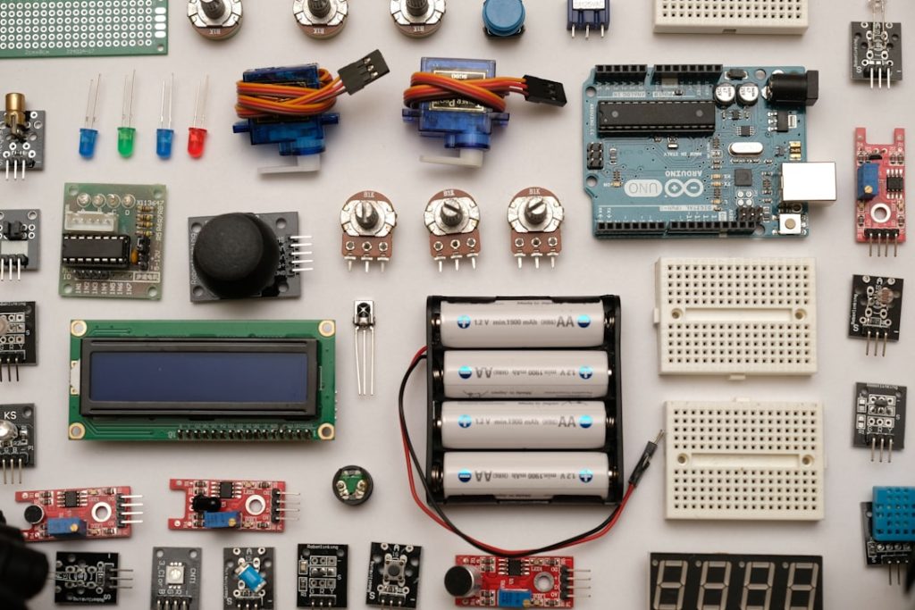 découvrez notre large gamme de composants électroniques de haute qualité pour tous vos projets technologiques et industriels. composants fiables et performants disponibles.