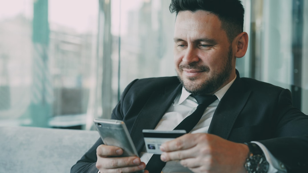 découvrez nos services bancaires fiables et sécurisés pour gérer vos finances au quotidien, épargner et investir en toute simplicité.