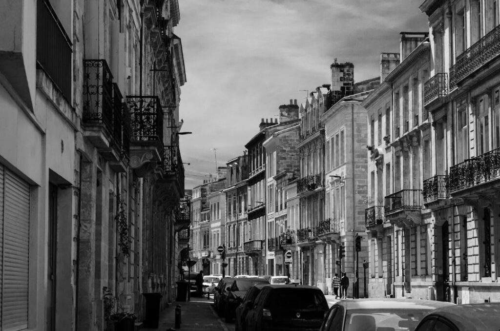 découvrez les quartiers de bordeaux connus pour présenter des risques potentiels afin de mieux préparer votre visite ou votre installation en toute sécurité.
