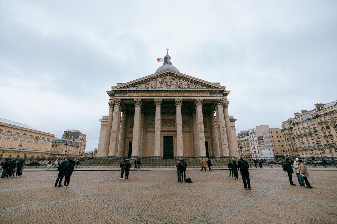 découvrez les réformes bancaires françaises récentes, leurs impacts sur le secteur financier et les innovations réglementaires pour un système bancaire plus sûr et transparent.