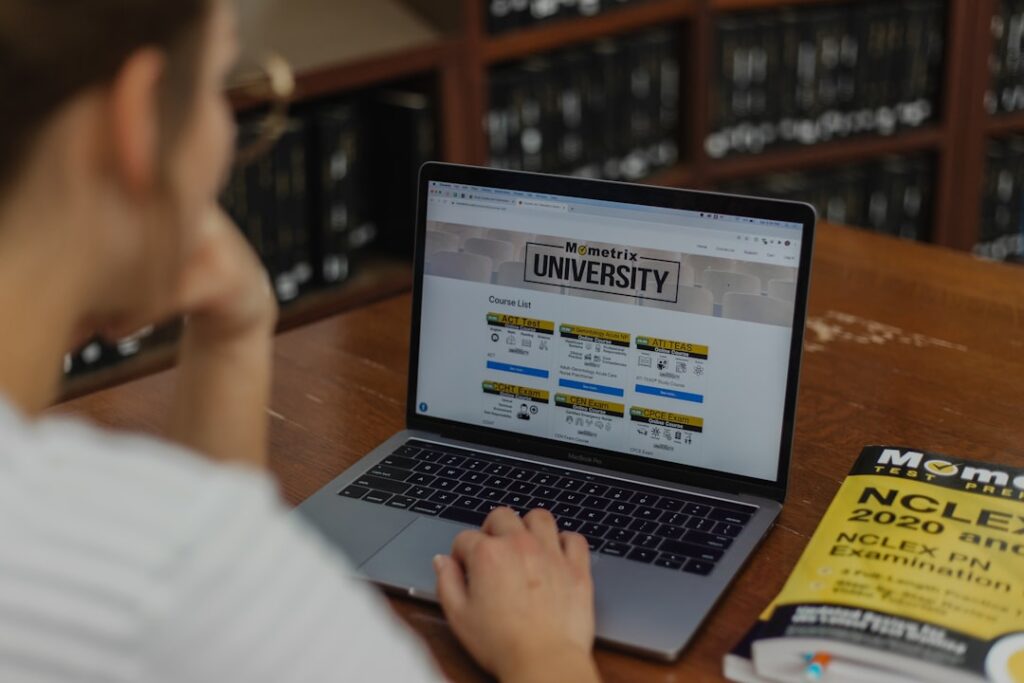 accédez facilement au réseau intranet de l'université pour consulter vos cours, emplois du temps, ressources pédagogiques et services étudiants.