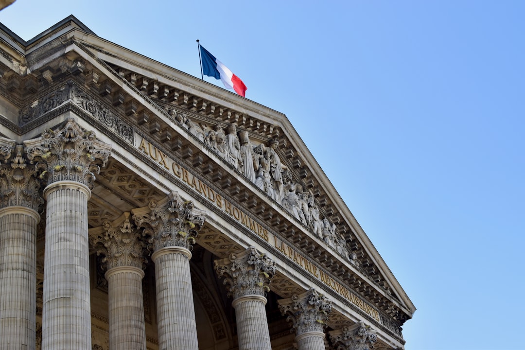 découvrez le fonctionnement de la banque islamique en france, ses principes éthiques basés sur la finance conforme à la charia, et son impact croissant sur le marché financier français.