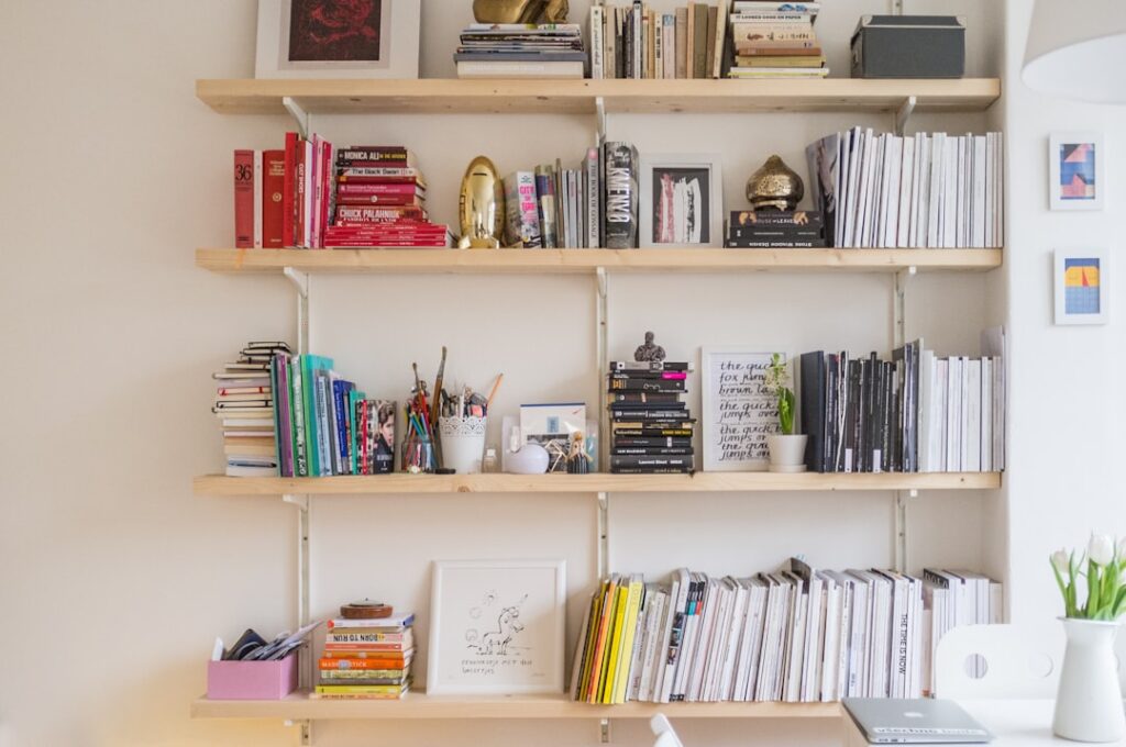 découvrez des astuces et conseils pratiques pour une organisation de bureau efficace, optimisez votre espace de travail et améliorez votre productivité au quotidien.