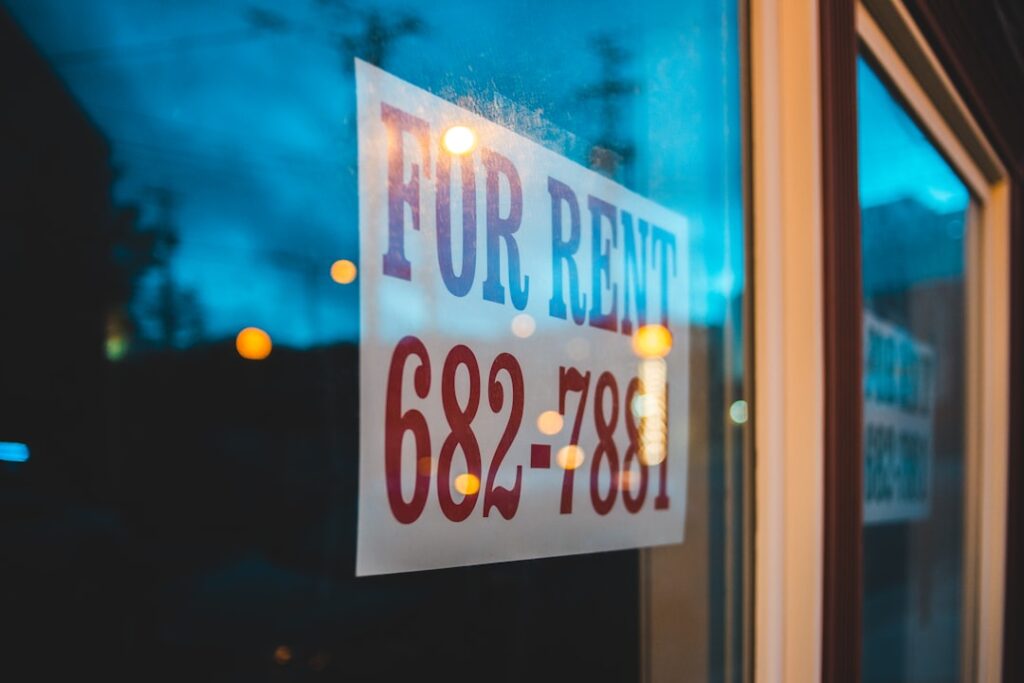 découvrez les solutions et démarches en cas de loyer impayé, droits des locataires et obligations des propriétaires.