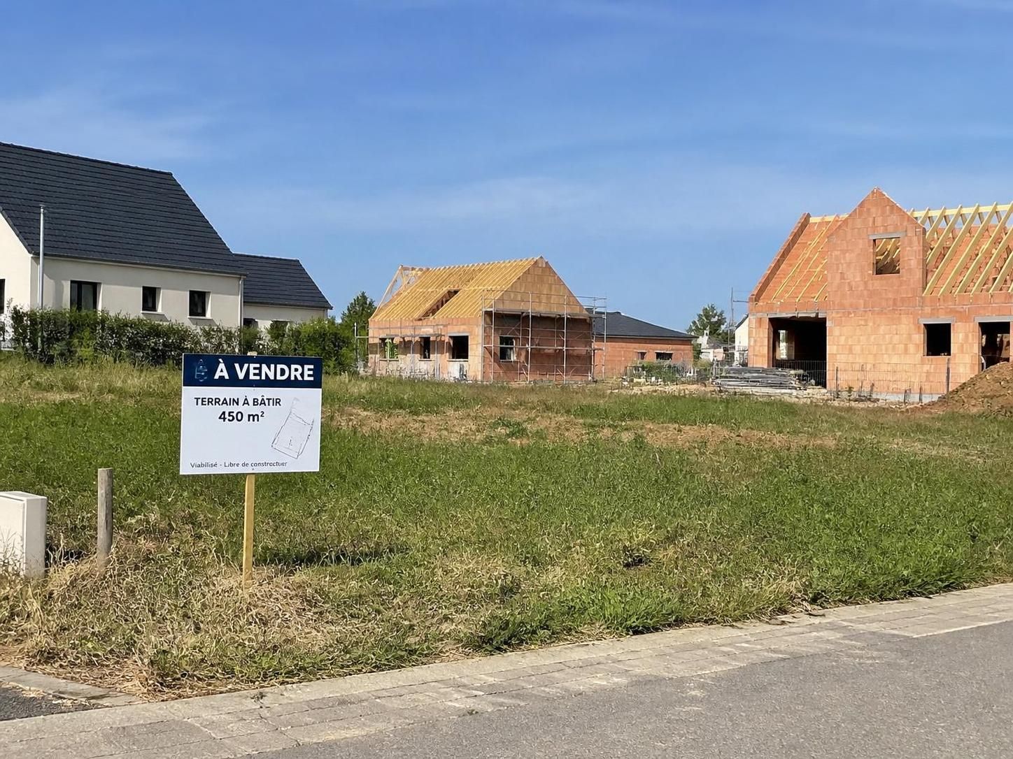 découvrez comment investir dans un lot pas cher peut optimiser votre patrimoine grâce à des opportunités accessibles et rentables. conseils et stratégies pour réussir votre investissement immobilier.