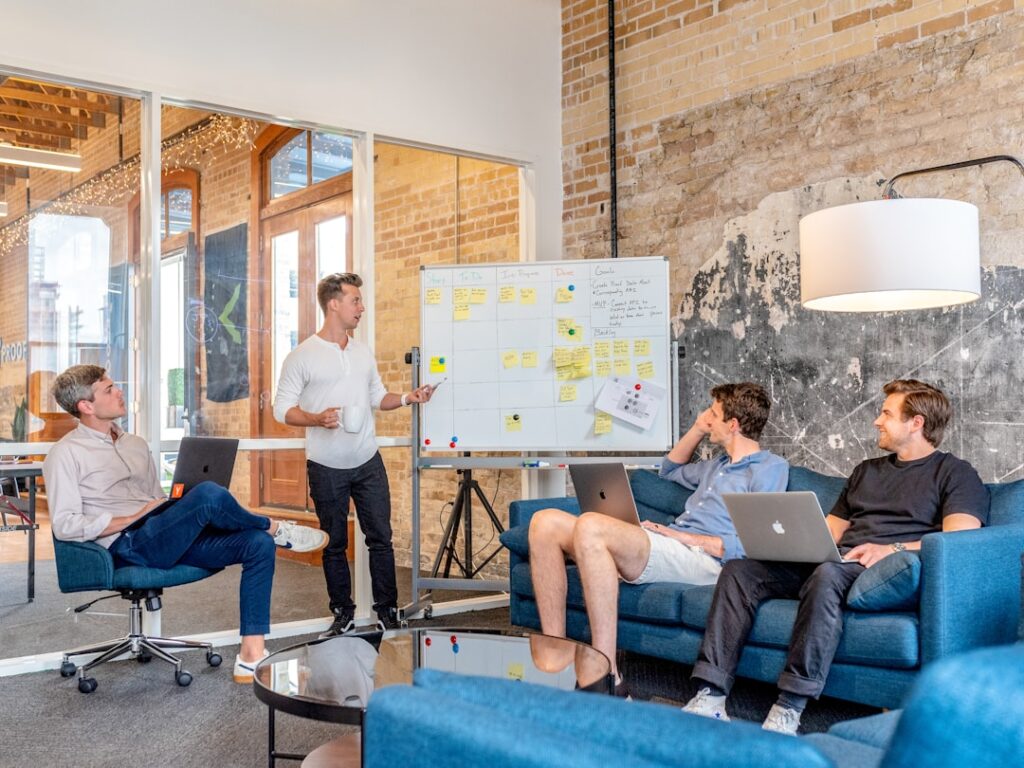 optimisez la communication interne de votre entreprise pour améliorer la collaboration, l'efficacité et l'engagement des équipes grâce à des stratégies adaptées.