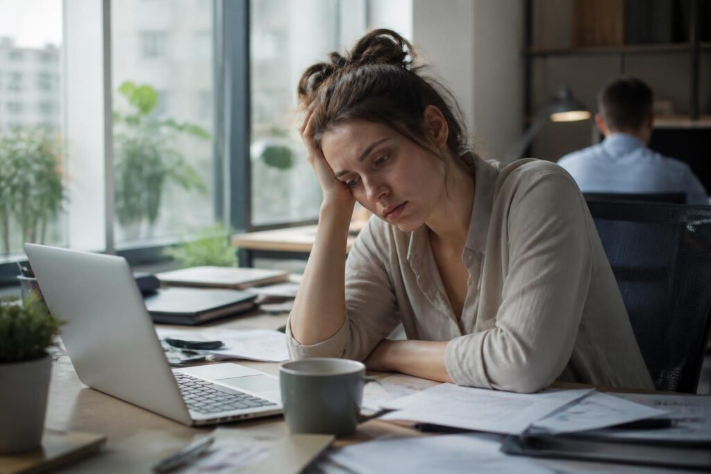découvrez le syndrome cfs, un trouble souvent méconnu qui impacte profondément la vie professionnelle. comprenez ses symptômes, ses effets et les solutions pour mieux vivre au travail.